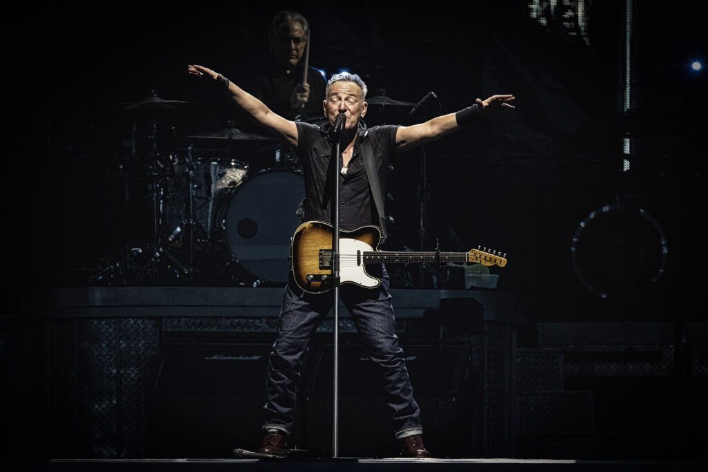 Bruce Springsteen op het podium in Kopenhagen in juli 2023